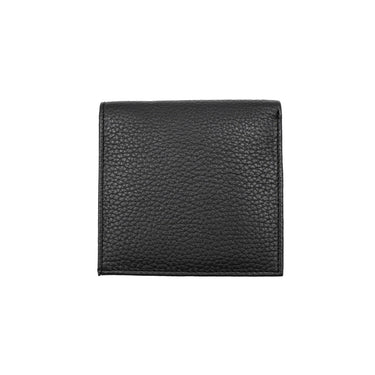 Vertical women's wallet with button closure