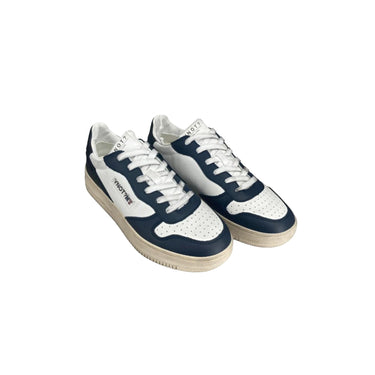 Men's sneakers with applied side logo